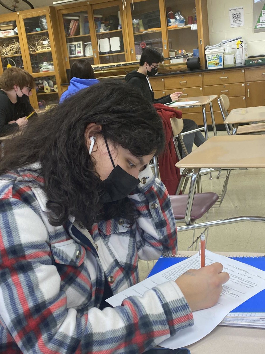 Headphones in class students feel allowing music will help